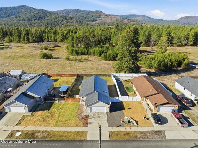 32831 N 3rd AVE, Spirit Lake, ID 83869