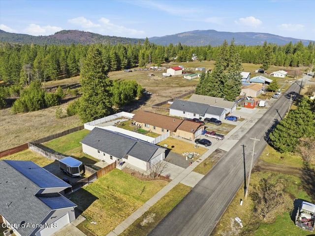 32831 N 3rd AVE, Spirit Lake, ID 83869