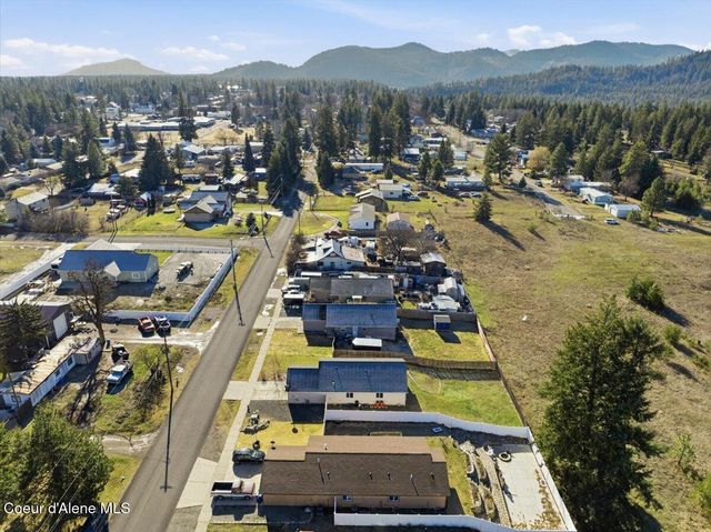 32831 N 3rd AVE, Spirit Lake, ID 83869