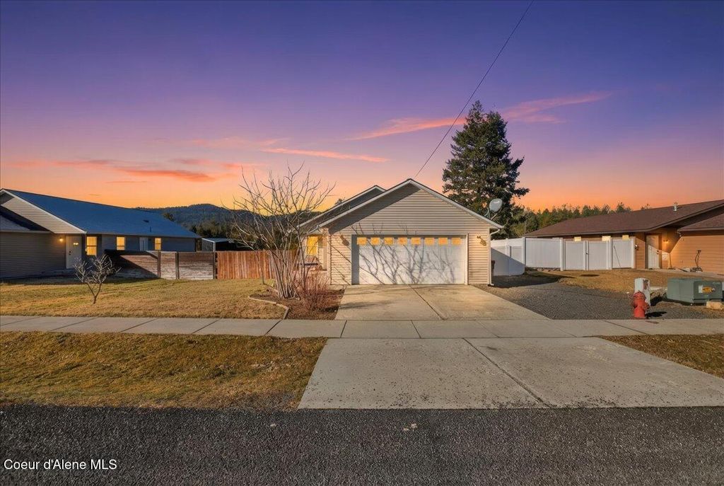 32831 N 3rd AVE, Spirit Lake, ID 83869