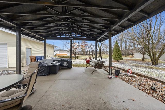 867 PLANK ROAD, Menasha, WI 54952