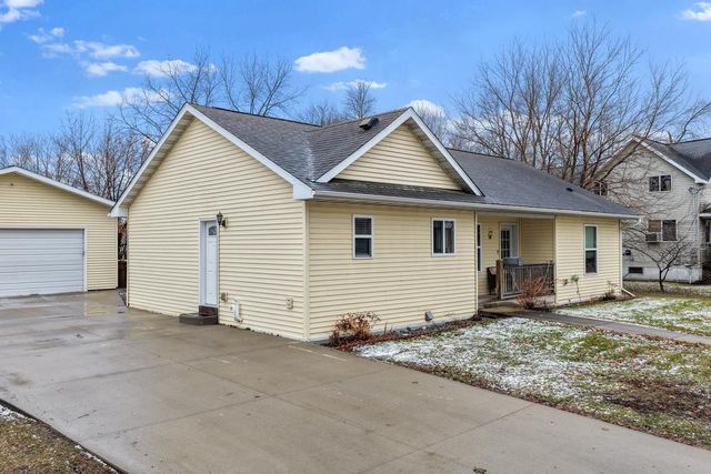 867 PLANK ROAD, Menasha, WI 54952