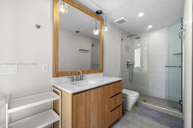 7770 Hawthorne Ave, Miami Beach, FL 33141