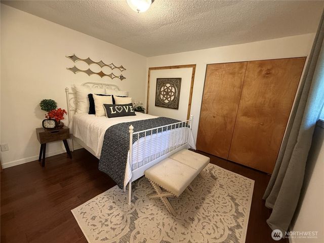 961 N Potlatch Drive, Hoodsport, WA 98548