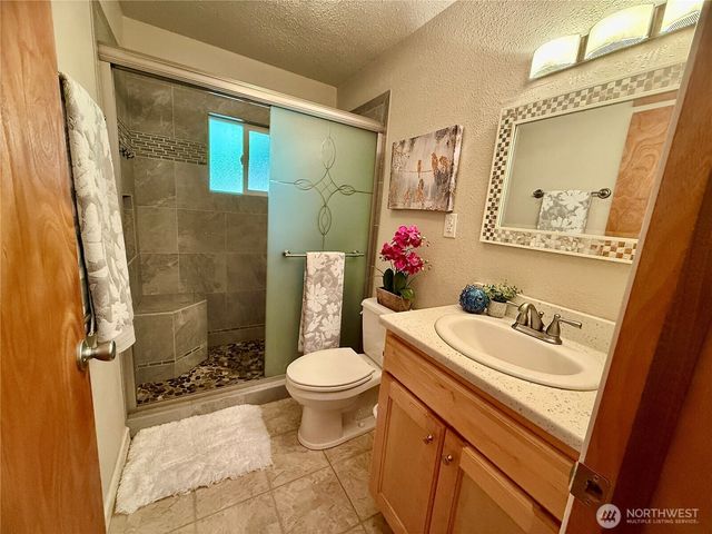 961 N Potlatch Drive, Hoodsport, WA 98548