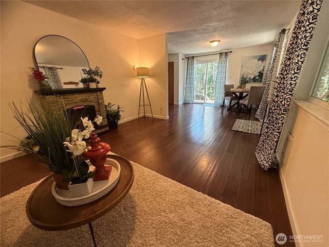 961 N Potlatch Drive, Hoodsport, WA 98548