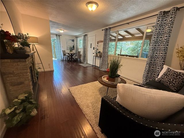 961 N Potlatch Drive, Hoodsport, WA 98548