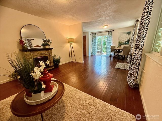 961 N Potlatch Drive, Hoodsport, WA 98548