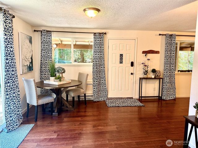 961 N Potlatch Drive, Hoodsport, WA 98548