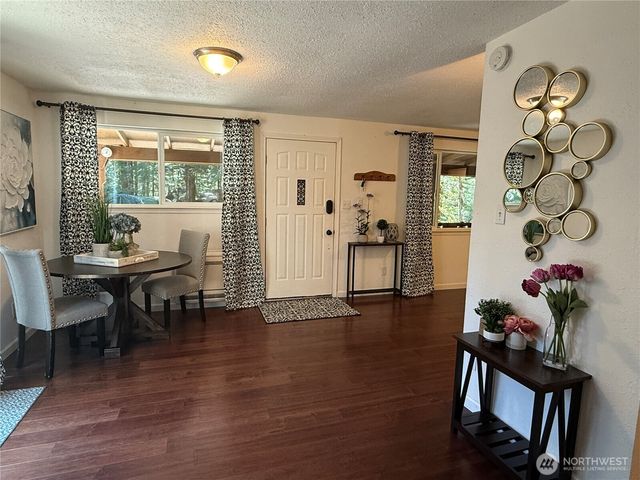 961 N Potlatch Drive, Hoodsport, WA 98548