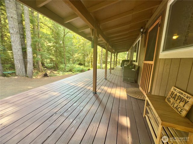 961 N Potlatch Drive, Hoodsport, WA 98548