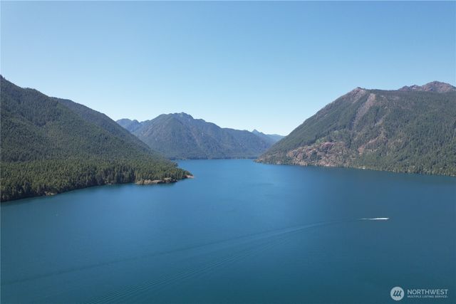 961 N Potlatch Drive, Hoodsport, WA 98548