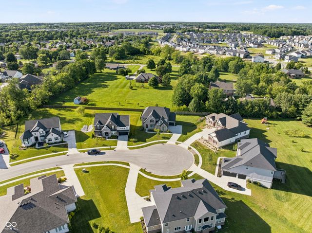 8822 Rockwood Lane, Indianapolis, IN 46259