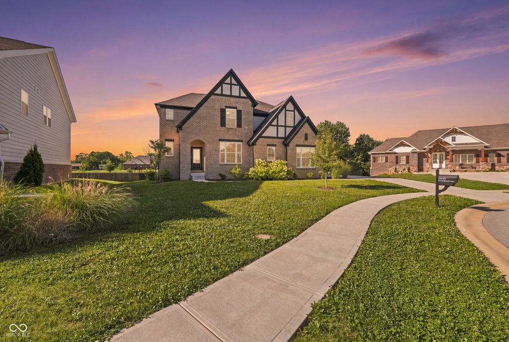 8822 Rockwood Lane, Indianapolis, IN 46259