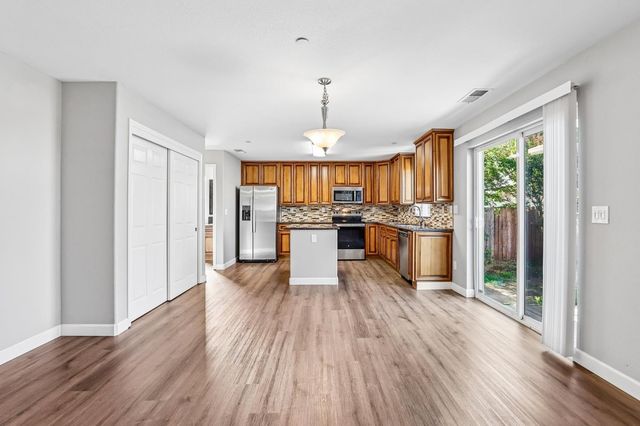 3870 Pine St, Rocklin, CA 95677