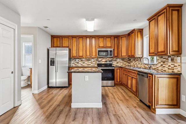 3870 Pine St, Rocklin, CA 95677
