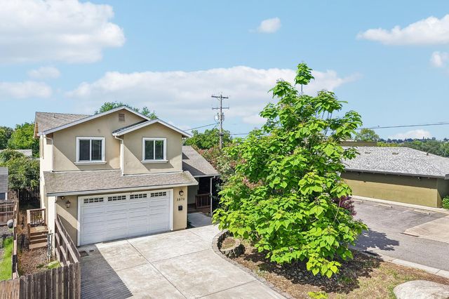 3870 Pine St, Rocklin, CA 95677