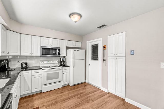 9860 Loquat Tree Run A, Boynton Beach, FL 33436