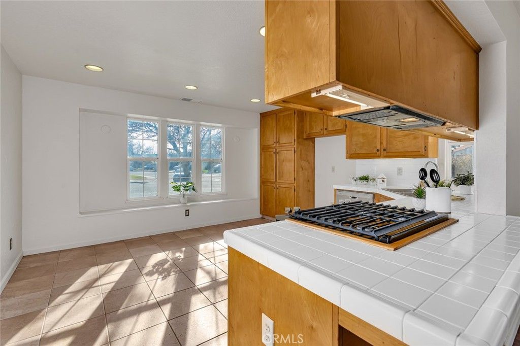 Image 13 of property listing at 1828 College Greens, Los Banos, CA 93635