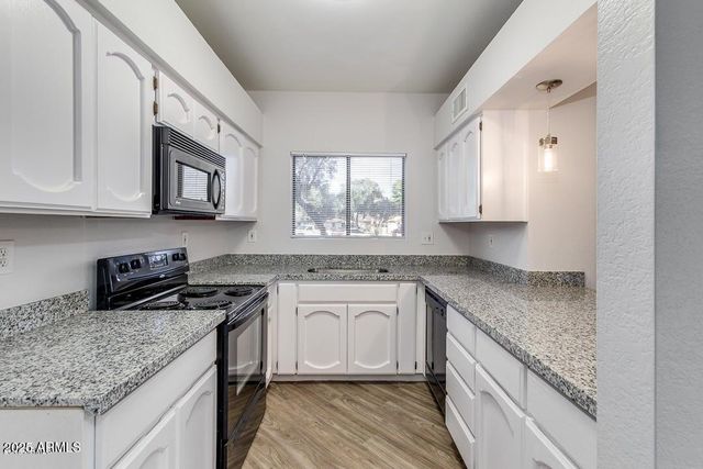 1287 N ALMA SCHOOL Road 113, Chandler, AZ 85224