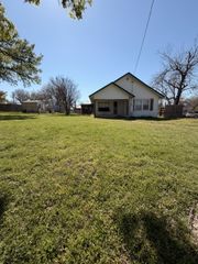 200 S Cleveland, Meridian, TX 76665