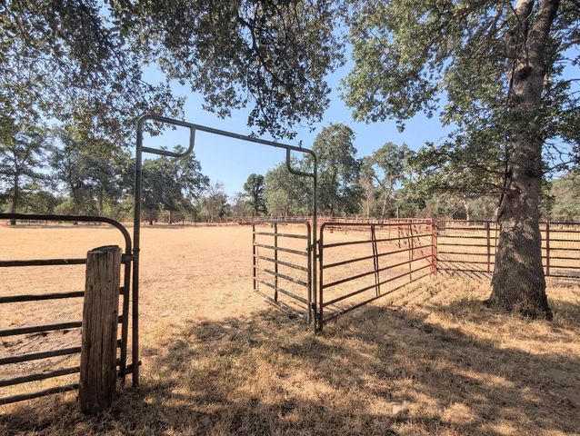 18585 & 18587 Alice Court, Cottonwood, CA 96022