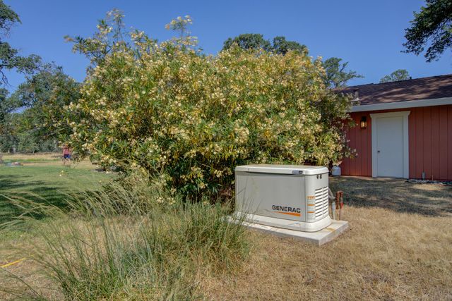 18585 & 18587 Alice Court, Cottonwood, CA 96022