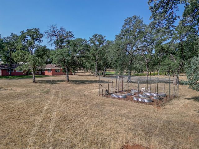 18585 & 18587 Alice Court, Cottonwood, CA 96022