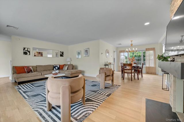 10 Thompson Drive, East Rockaway, NY 11518