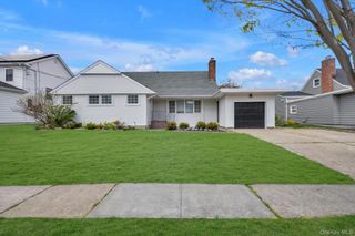 10 Thompson Drive, East Rockaway, NY 11518