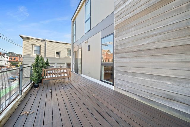 260 Beacon 201, Somerville, MA 02143