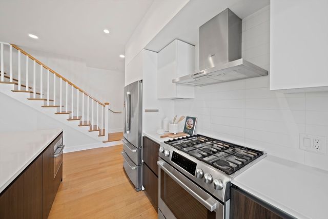 260 Beacon 201, Somerville, MA 02143