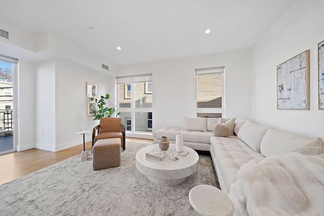 260 Beacon 201, Somerville, MA 02143