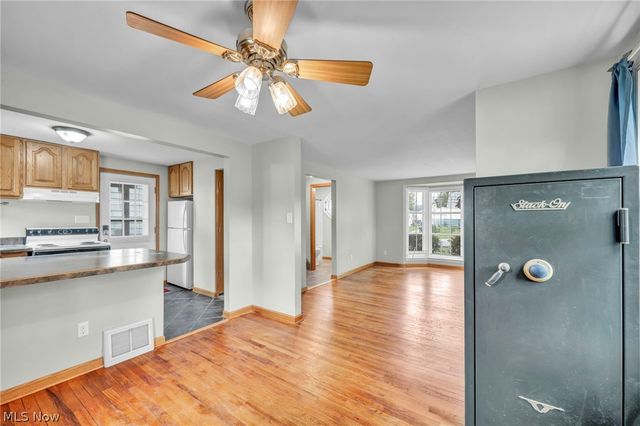 228 Sanford Street, Ravenna, OH 44266