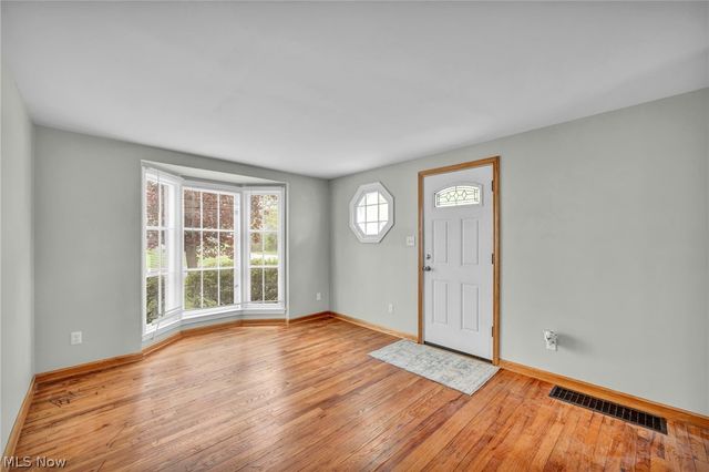 228 Sanford Street, Ravenna, OH 44266