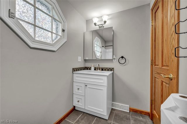 228 Sanford Street, Ravenna, OH 44266