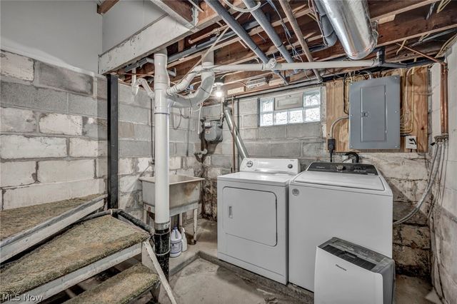 228 Sanford Street, Ravenna, OH 44266