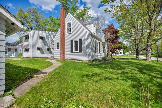 228 Sanford Street, Ravenna, OH 44266