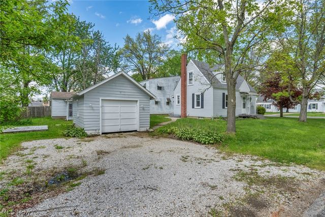 228 Sanford Street, Ravenna, OH 44266