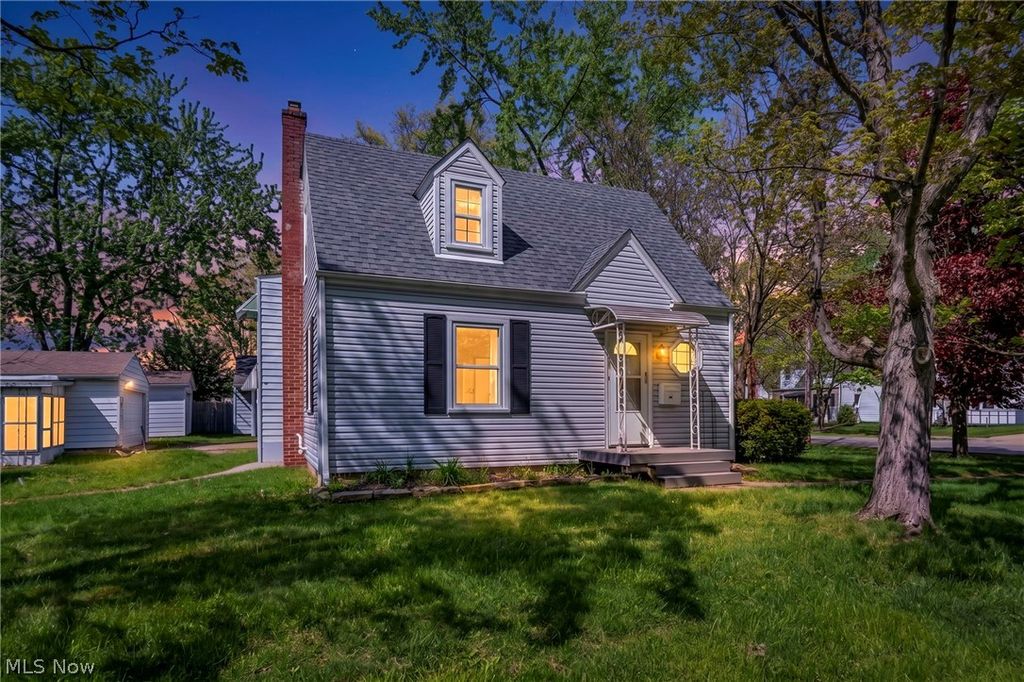 228 Sanford Street, Ravenna, OH 44266