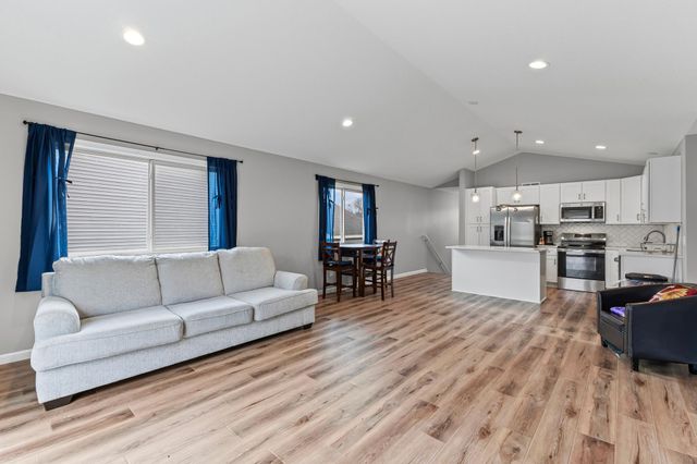 2002 Buffalo Run Road, Buffalo, MN 55313