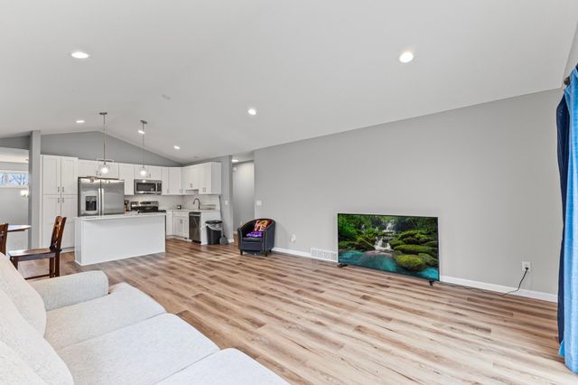 2002 Buffalo Run Road, Buffalo, MN 55313