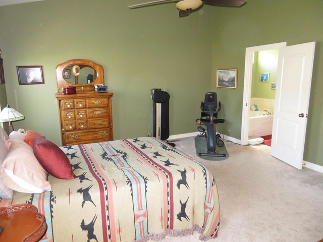 945 Farmington Lane, Delaware, OH 43015