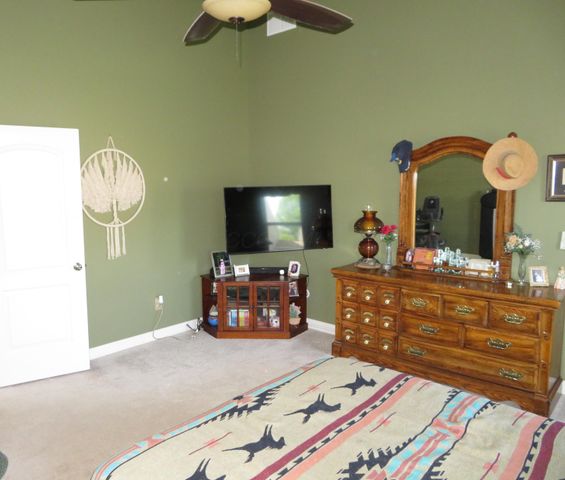945 Farmington Lane, Delaware, OH 43015