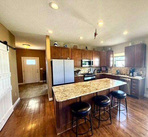 945 Farmington Lane, Delaware, OH 43015
