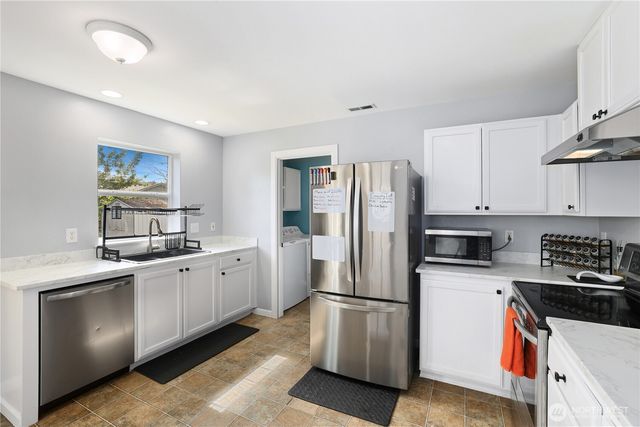 1105 Boatman Avenue NW, Orting, WA 98360