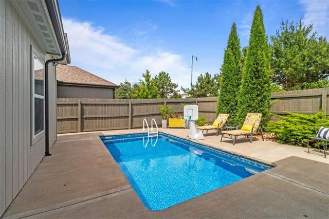 2708 SE 8th Terrace, Blue Springs, MO 64014