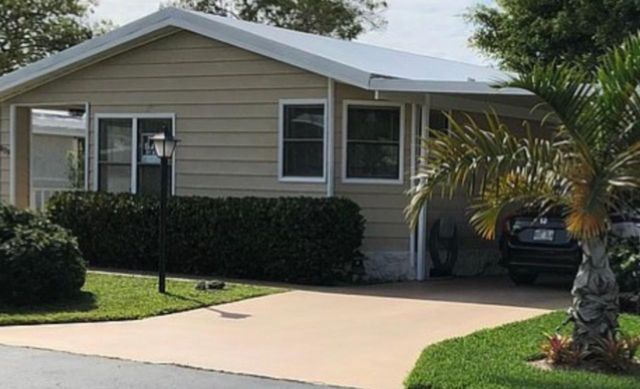 679 Sunny S Avenue, Boynton Beach, FL 33436