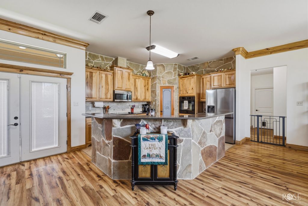 Image 14 of property listing at 3219 Lakota Lane, San Angelo, TX 76901