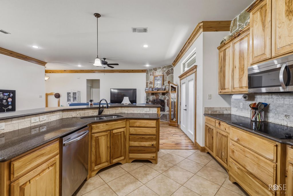 Image 15 of property listing at 3219 Lakota Lane, San Angelo, TX 76901
